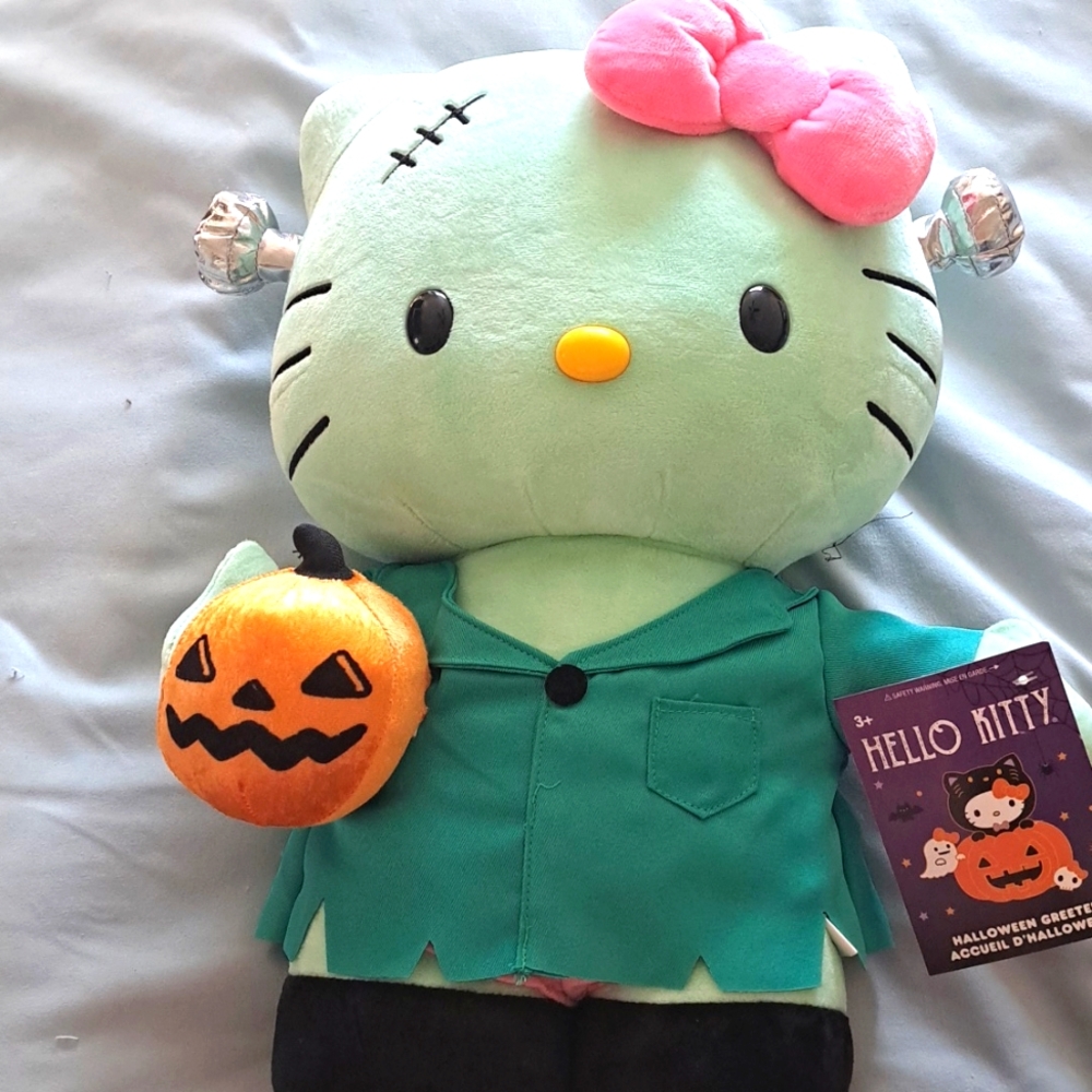 New greeter, hello, Kitty Frankie